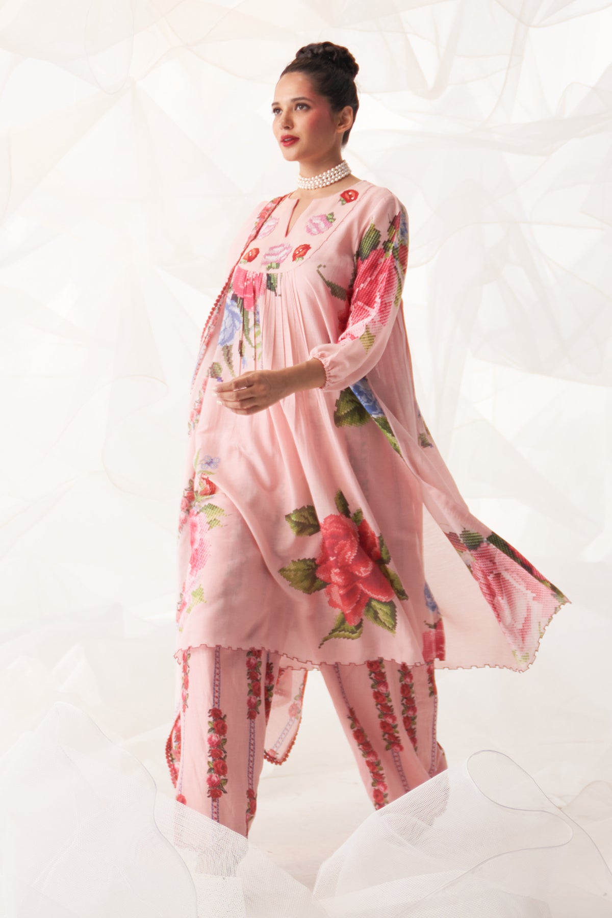 MULTI ROSE YOKE KURTA SET