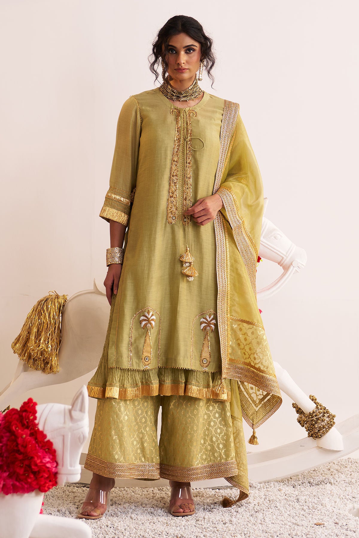 Gota kurta set with wrinkled slip