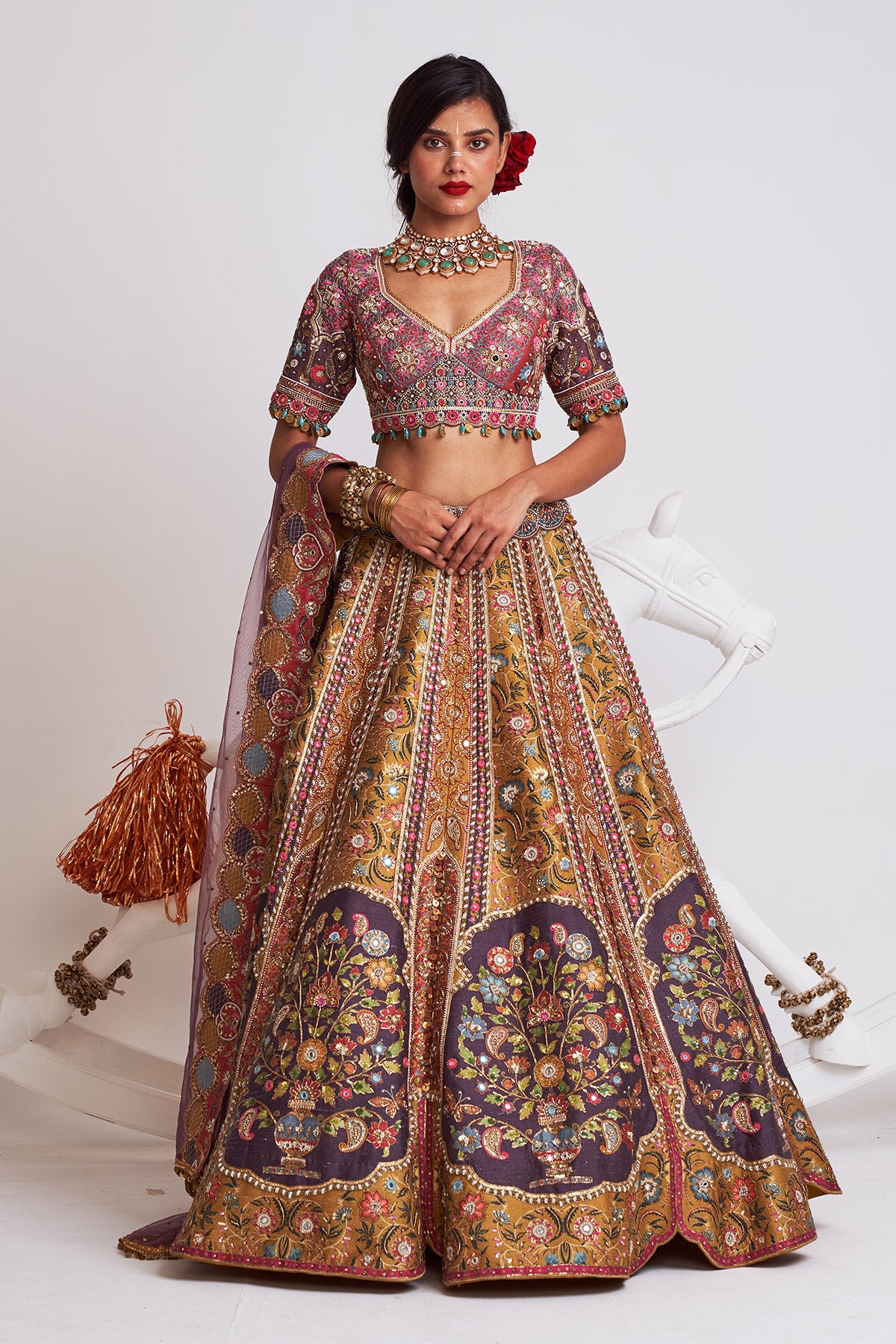 Guldaan lehenga