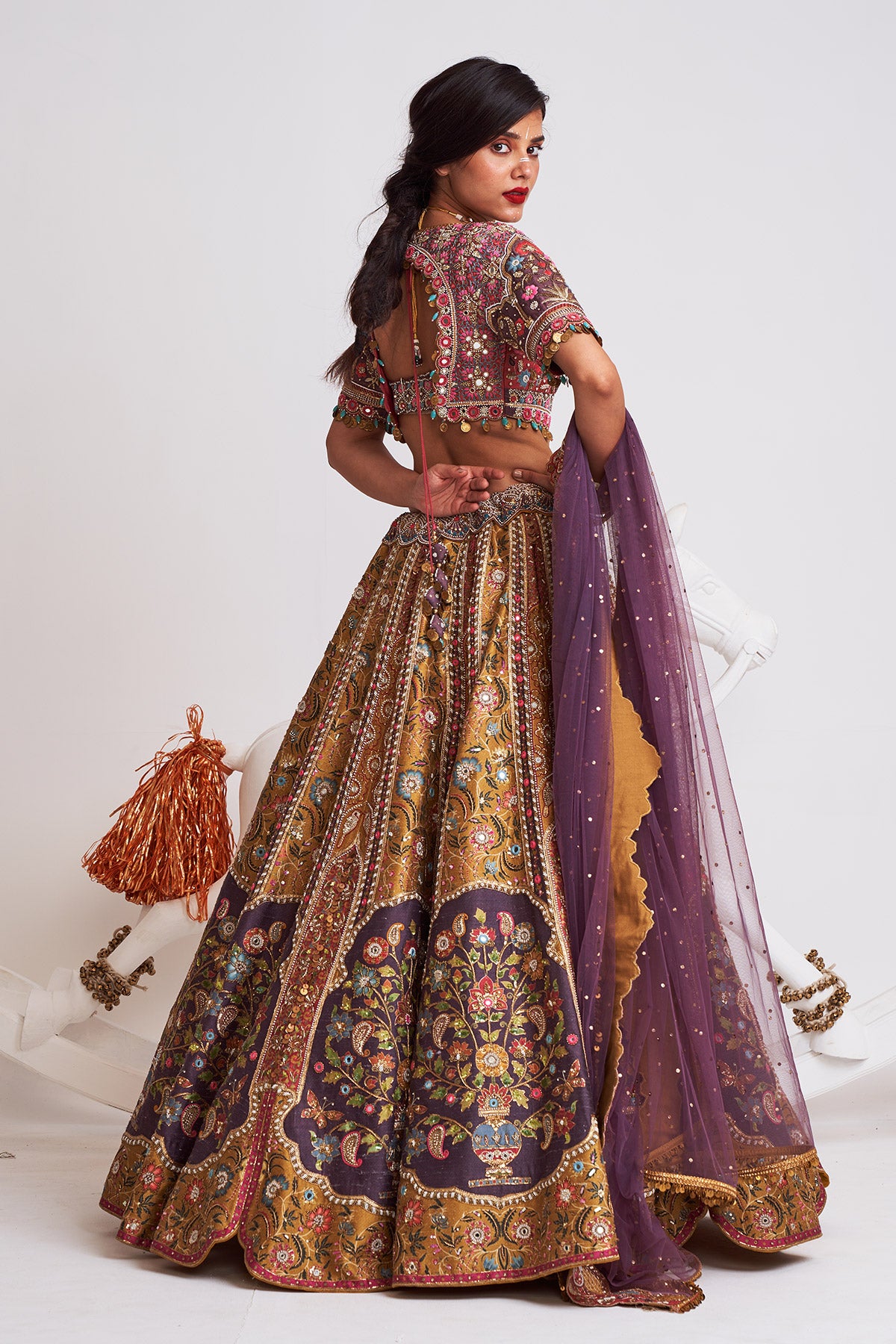 Guldaan lehenga