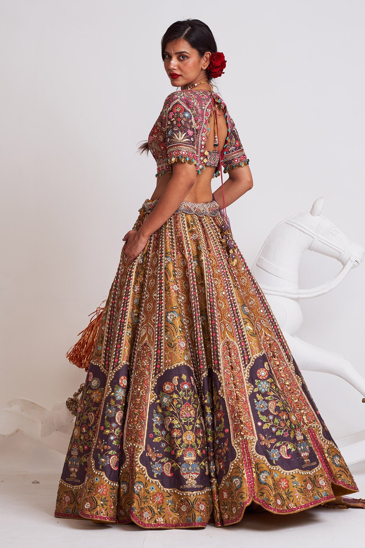 Guldaan lehenga