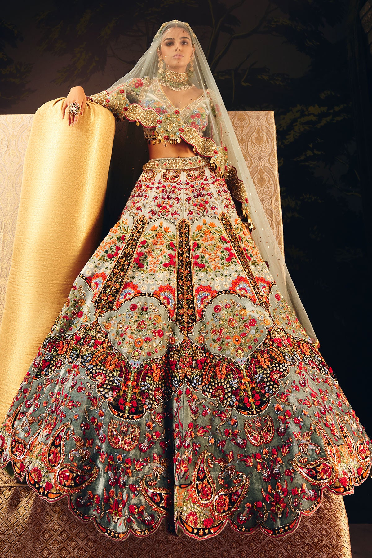 Gul-E-mehtab lehenga